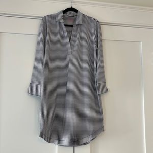 Vineyard Vines performance dress.  Size L.